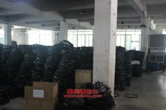 云河集團(tuán)CYH5241CCQAX33倉(cāng)柵式運(yùn)輸車用的康明斯ISDe270 30發(fā)動(dòng)機(jī)的保養(yǎng)及配件