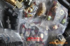 興達CCT5220CLXYP4K2L11T3倉柵式運輸車用的一汽CA6DE2-22發(fā)動機的大修及配件