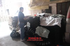 東方紅LT5257ZLJBBD0自卸式垃圾車用的中國重汽T10.32-50發(fā)動機的配件及大修
